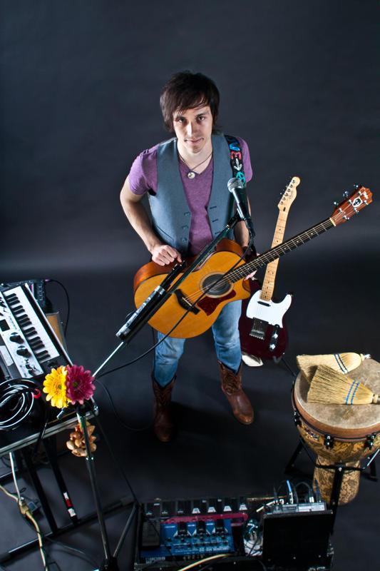 Electro-pop Artist Stops by the HUB