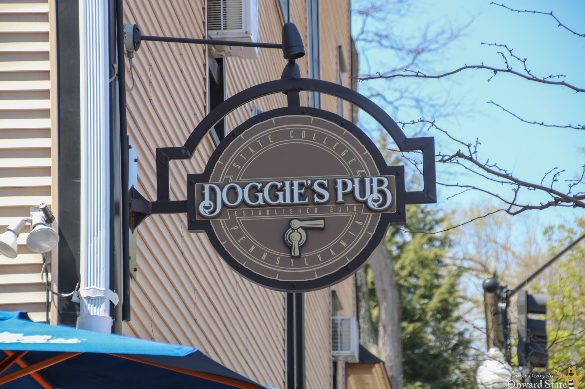 Equal Access Collective & Doggie’s Pub to Host Working Animals Awareness Event April 12
