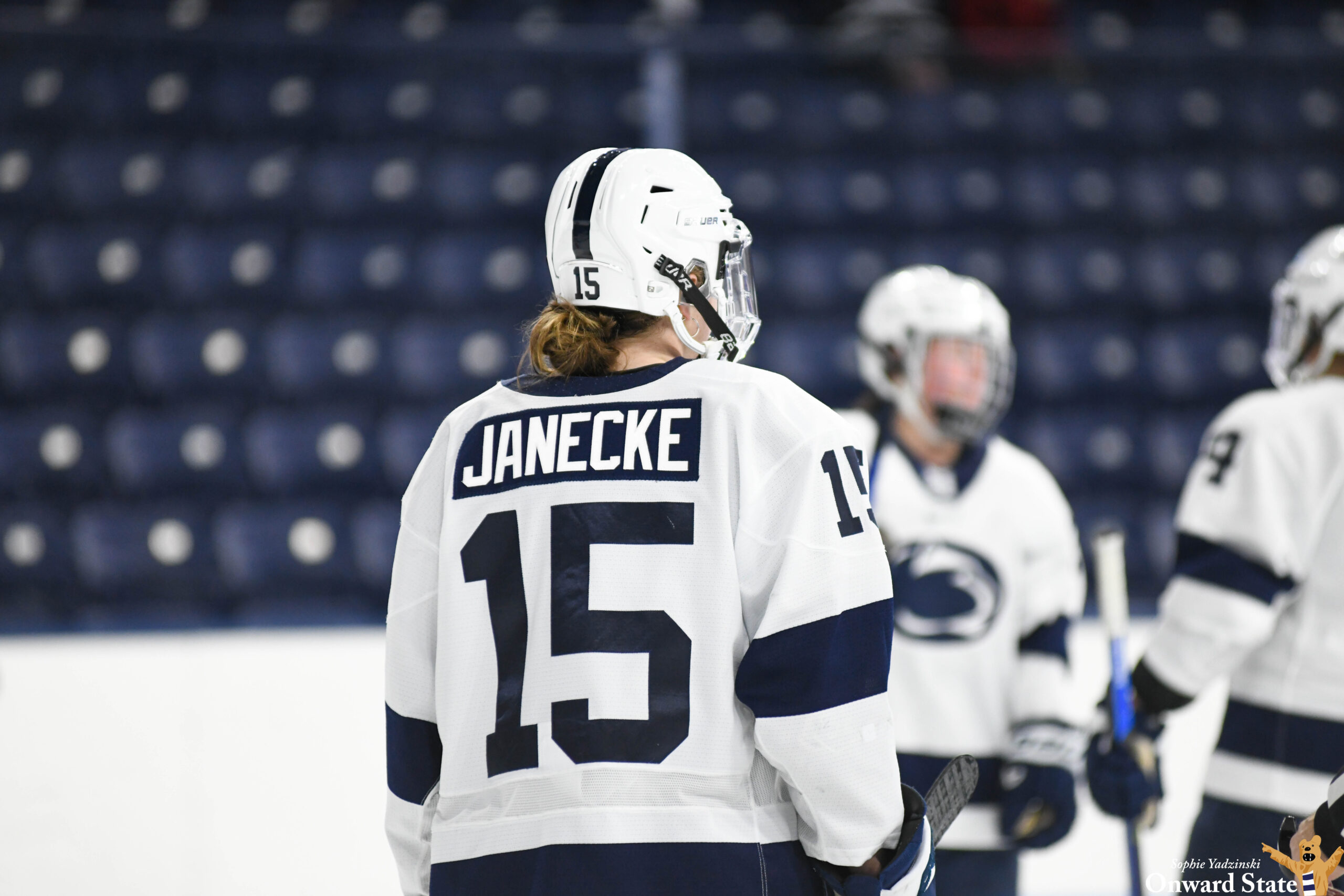 Tessa Janecke 女子冰球