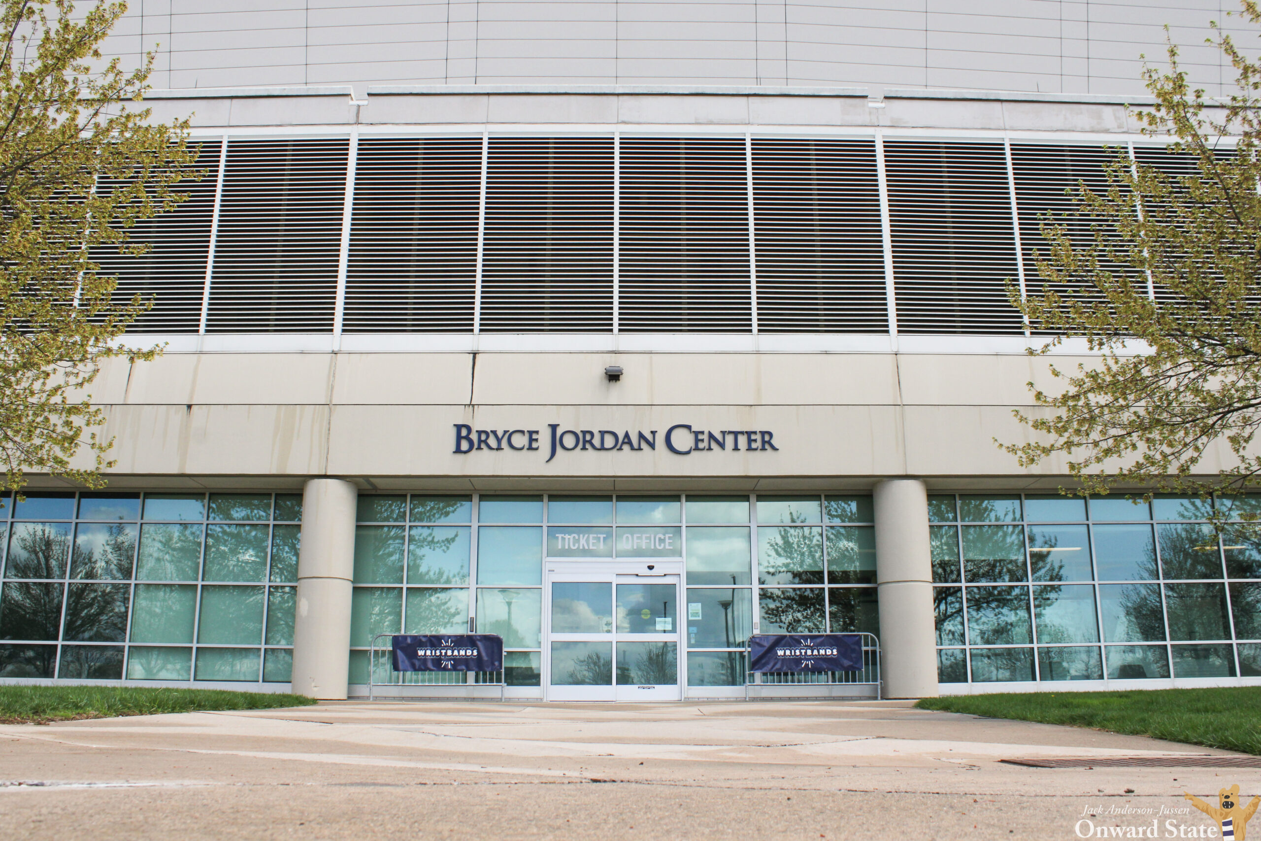 Don Toliver Energizes Crowd at Bryce Jordan Center